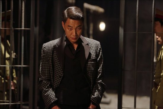 年代戏《玉魂》杀青 褚峰“屌丝男”角色大盘点