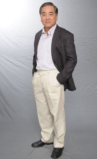 《天亮请睁眼》三亚开机 活动现场筹集善款