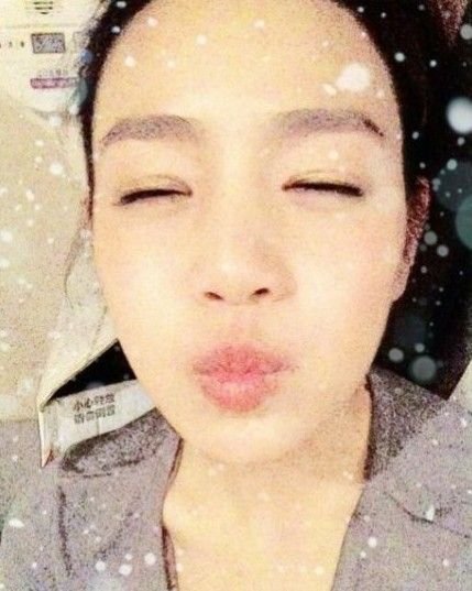 陈妍希不停晒美照反击质疑：没办法迎合所有人