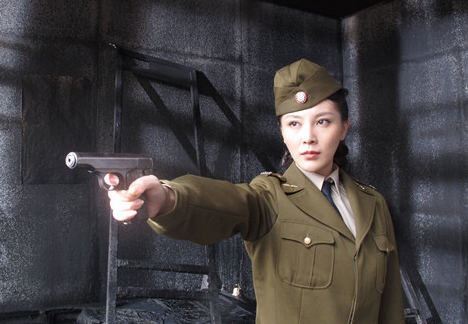 己的<em>长官</em>郑国忠充满爱意
