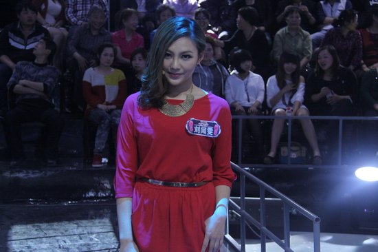 《一站到底》美女作家句惊四座 李白诗词接不