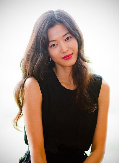 预告:13日14时将微博直播全智贤崔俊赫婚礼