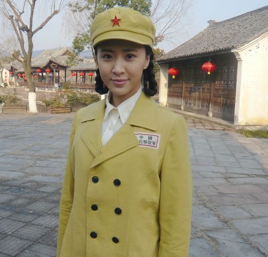 李悦溪赶拍《最后征战》 被赞女版“石光荣”