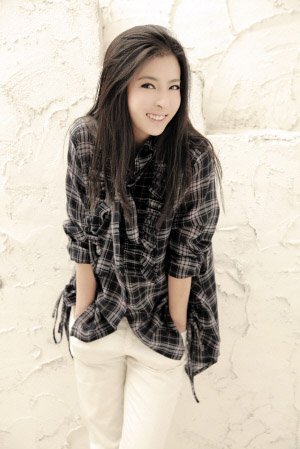 杨紫彤《大金脉》热拍 和郑亦桐成欢喜姐妹淘