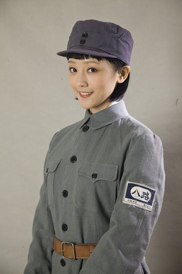 《狮子黑》横店开机 何花获封“最萌”女八路