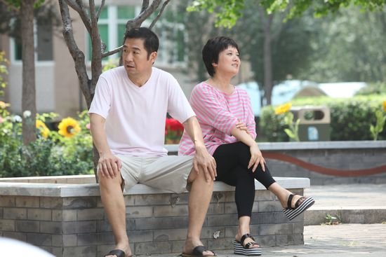 《你是我爱人》热拍 张国立邓婕讲述情感危机