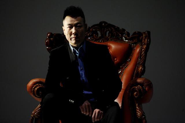 肖亮《火红的妹妹》被称广场舞神曲 告白女神