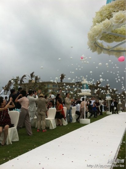 大S婚礼现场直击 在场嘉宾放飞气球追求幸福