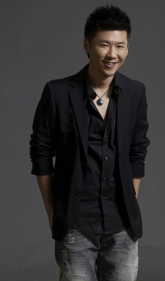 王骁携手佟大为《下南洋》 演绎“南漂”兄弟情