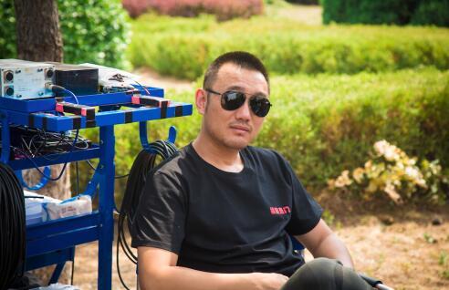 冯建杰《大年初一立春》上演抓贼搞笑一幕