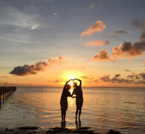  王祖蓝晒 浪漫 合影 示爱娇妻:因为 老婆  变得好强