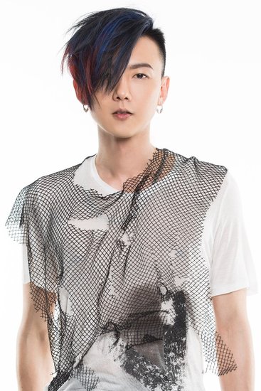 黃義達時隔4年再簽索尼唱片 出新歌並為蘆山祈福