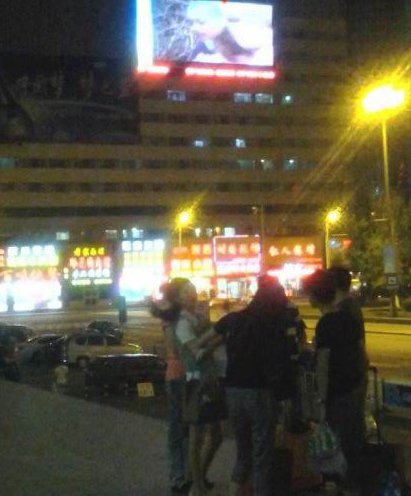 吉林火车站前大屏幕播香港情色电影《金瓶梅》