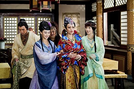 网友质疑《七仙女2》美貌王母 万美汐疑似后妈