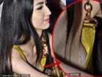 “肉蒲女”藍燕穿低胸長裙現身不慎露胸貼