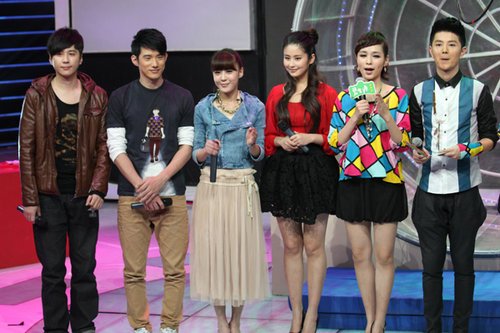 颖儿做客《周日我最大》 与吴建飞斗智幸福