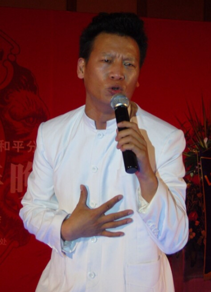 “四大恶人之首”何家驹去世 挚友陈市谈其生平