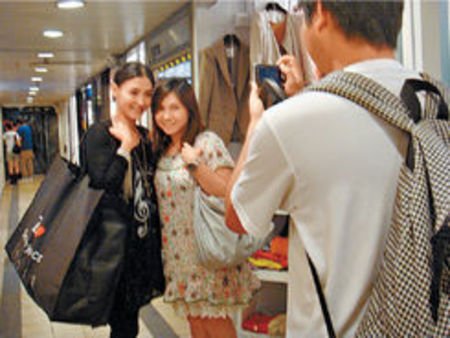 张柏芝陪谢霆锋懒理儿子 秘密扫货置装【图】