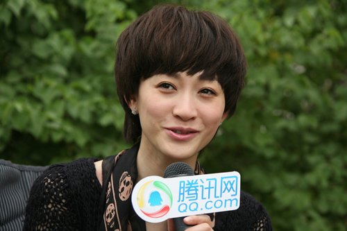 专访戛纳特邀主持人李小冉：感情生活都随缘