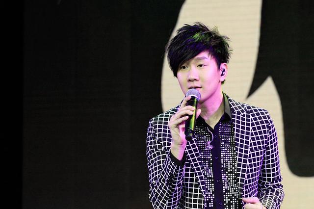 林俊杰唱响成都东区记忆 李佳薇刘凤瑶齐助阵