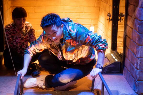 《星星的密室2》首播 韩庚上演九死一生