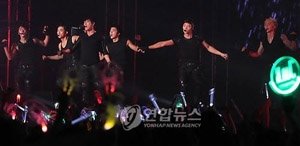 2PM日本演唱会吸引两万五千歌迷到场 大获成功