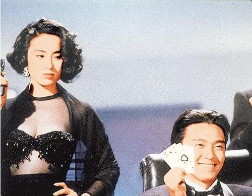 47岁<em>女星张敏</em>北京街头被拍 贵妇装扮难掩衰老