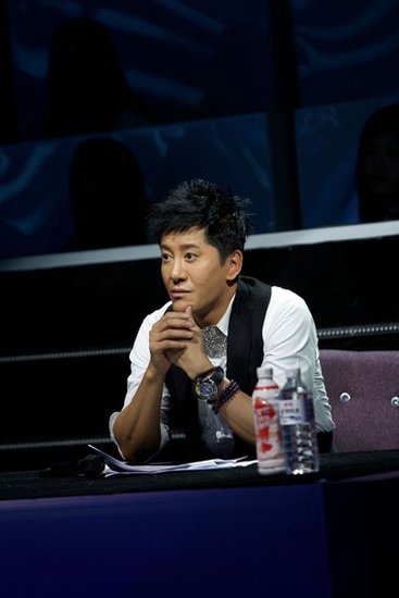 《歌声传奇》毛宁遭深情表白 关喆欲为其写情