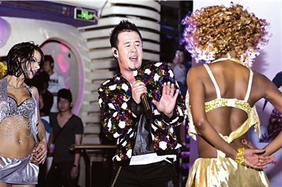 杨坤新专辑玩迪斯科 收录9首80年代经典老歌