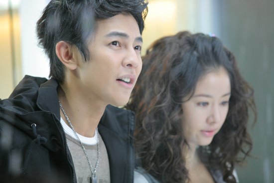 《姐姐立正》汪东城咸鱼翻身 泡沫爱情面临抉