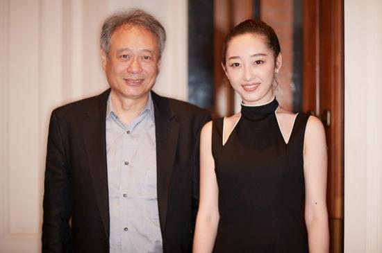 宴同框 宝黛再度合体蒋梦婕杨洋吻照杨曝光,