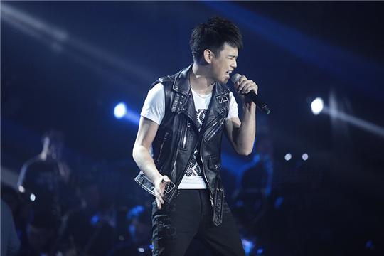 众星云集《完美星开幕》 王思远被赞帅过林志颖