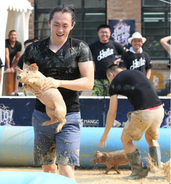 潘石屹的儿子上真人秀 自称屌丝和王思聪玩抓猪