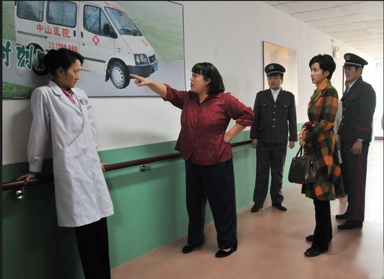 《我的三个母亲》热播 刘佳佳李菁菁斗狠最精