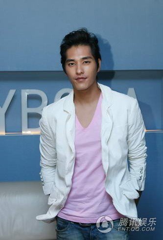 有着台湾第一帅哥之称的蓝正龙