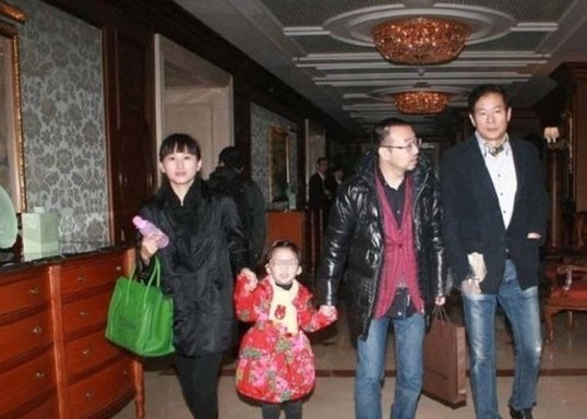 刘仪伟五岁<em>女儿</em>曝光+亮相<em>沙溢</em>婚礼活泼可爱(图