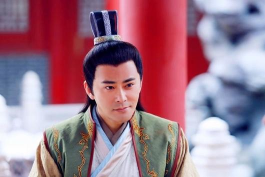 腾讯娱乐讯前日,知名演员宗峰岩携新作《儒林外史》亮相上海电视节