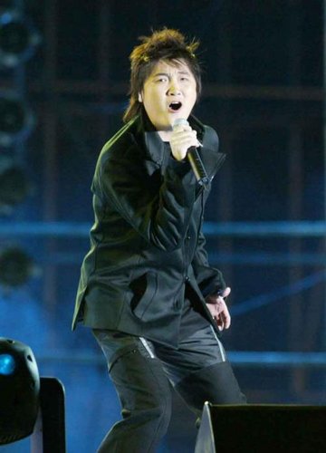 孙楠萧敬腾牵手金鹰节开幕式 经典串烧飙高音