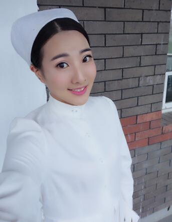 电视剧《绝杀三十三》热拍 范雨彤饰俏皮小护士