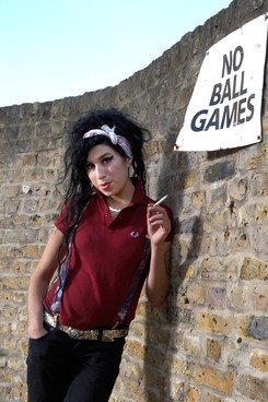 北伦敦街道将以怀恩豪斯名字命名 纪录片将推出