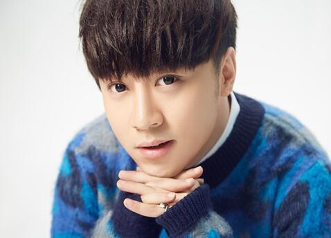 歌手张丹锋发布新单曲 《新年快乐》温暖发声