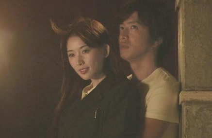 木村拓哉约林志玲叙旧 餐厅周围挡木板十分神