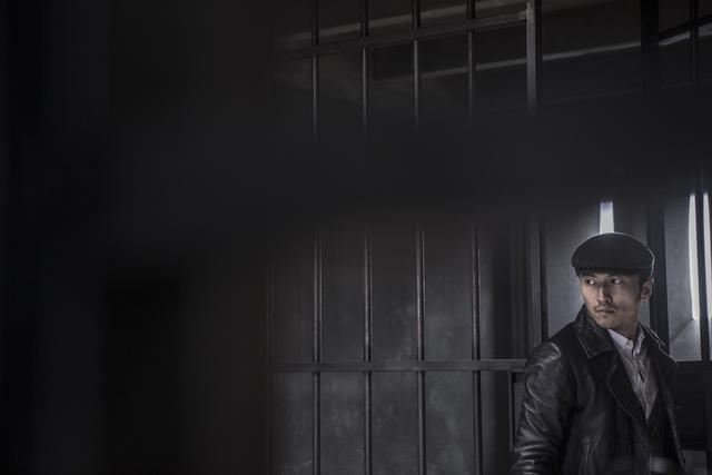 乐评;谢霆锋《冲破》：“锋式”摇滚 热血再现