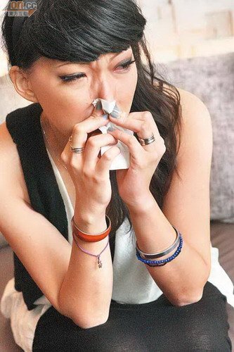 卫诗自认丢脸求黎明原谅 谈及卫兰哭成泪人(图