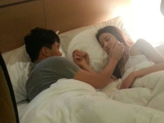 李梓言张智霖拍《岁月如歌》MV 演绎唯美故事