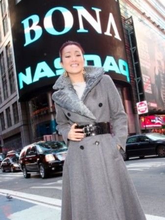 巩俐:生活和工作分得很开新片中将更有女人味_