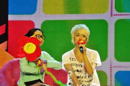 伪娘鼻祖师洋改邪归正 《音乐梦想学院》录取