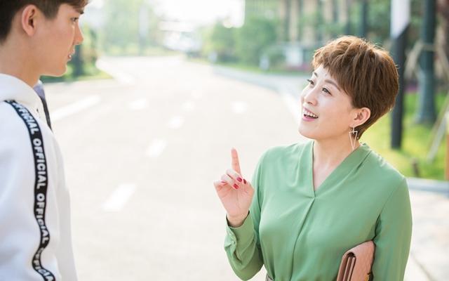 赵倩《浪花一朵朵》变身傲娇派掌门人 甜萌无敌