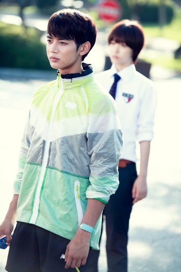 《花样少男少女》曝剧照 Sulli珉豪感情升温