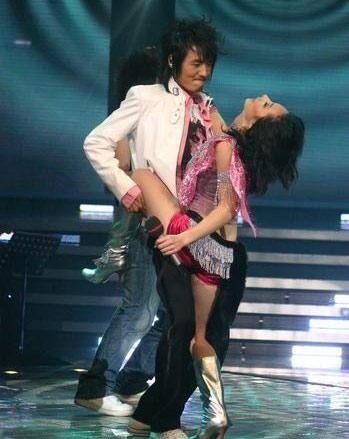 传刘璇奉子成婚 昔日狂野<em>性感</em>不雅照曝光[组图